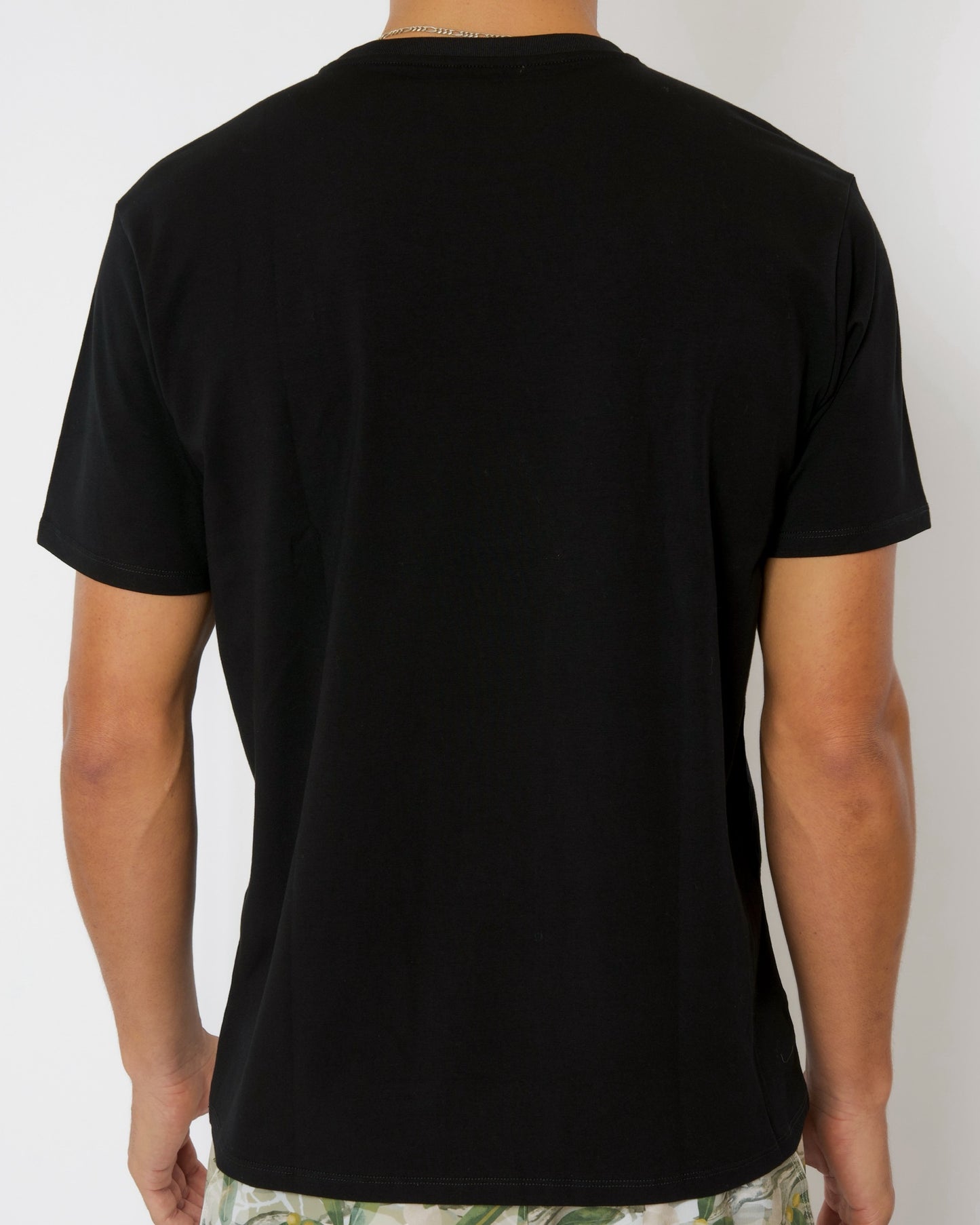 Howsdisguy Everyday Tee in Black