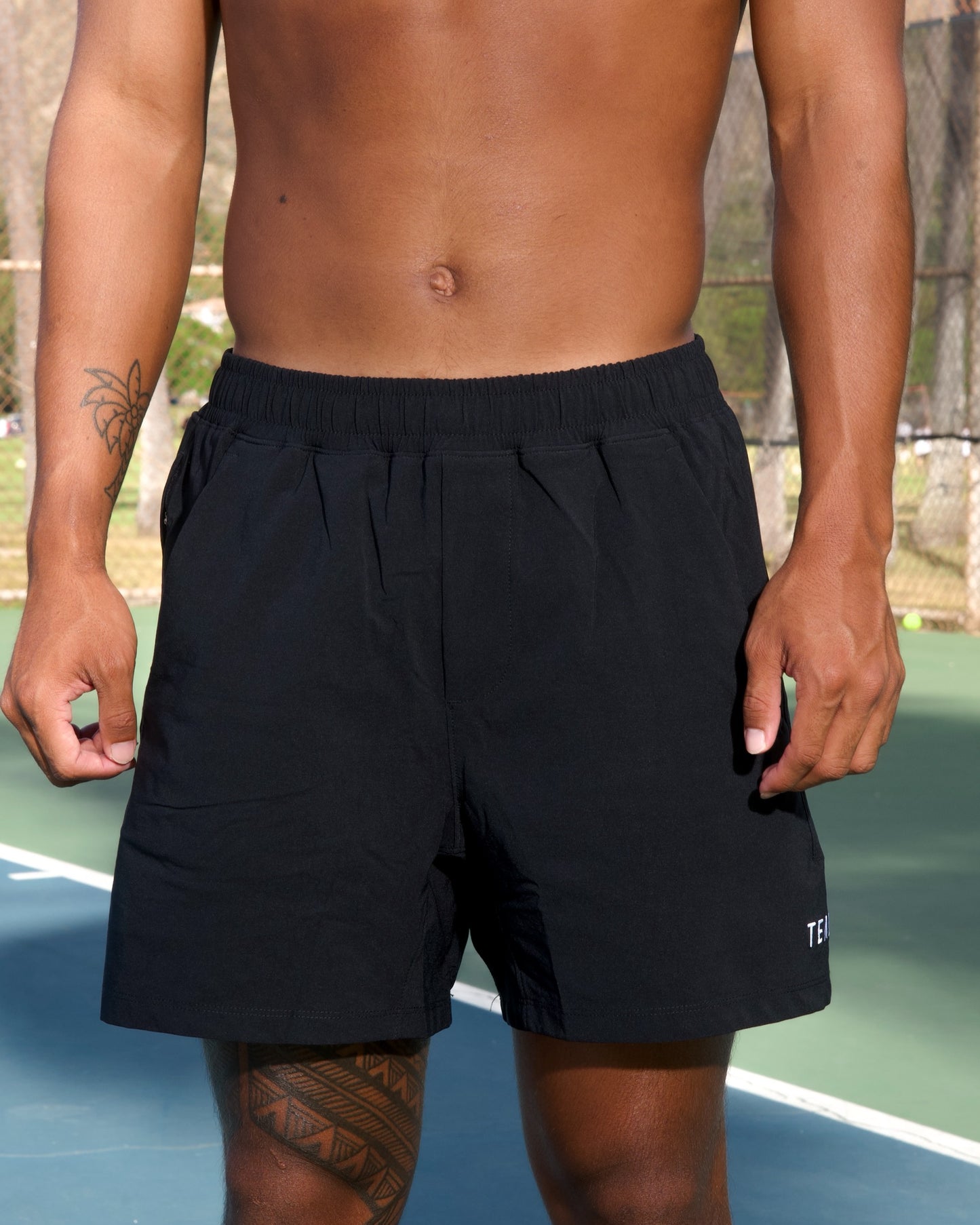 Luxe Hybrid Men’s 4” Short in Black