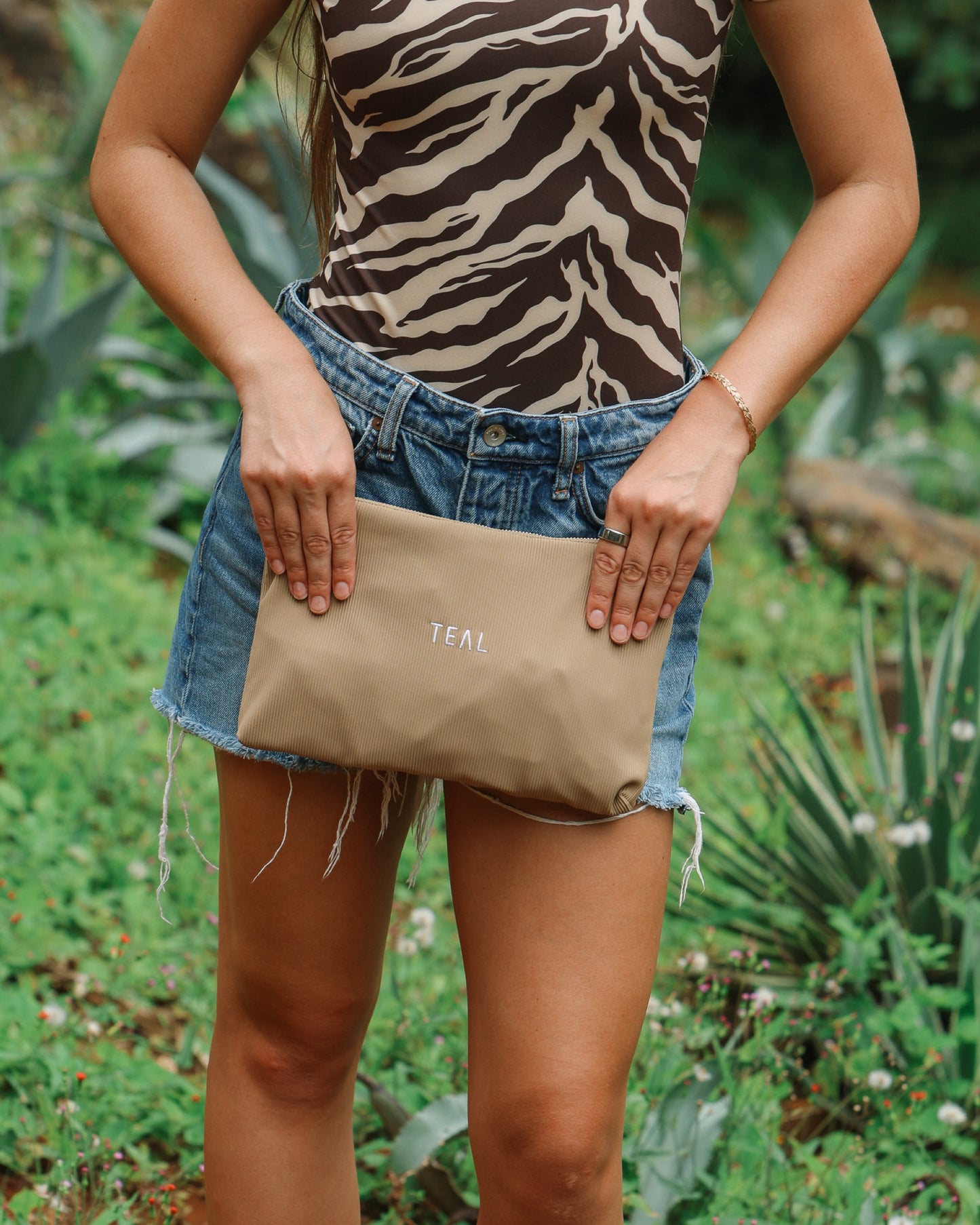 TEAL RIB ZIPPER POUCH
