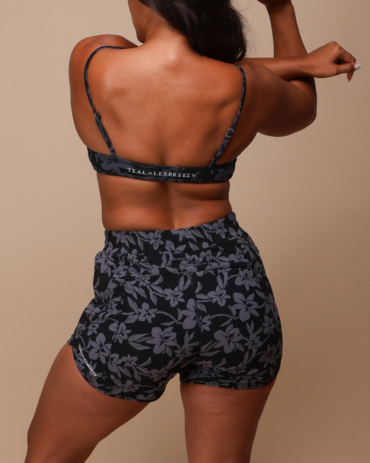 Women's Hybrid Running Shorts in Black Orchid