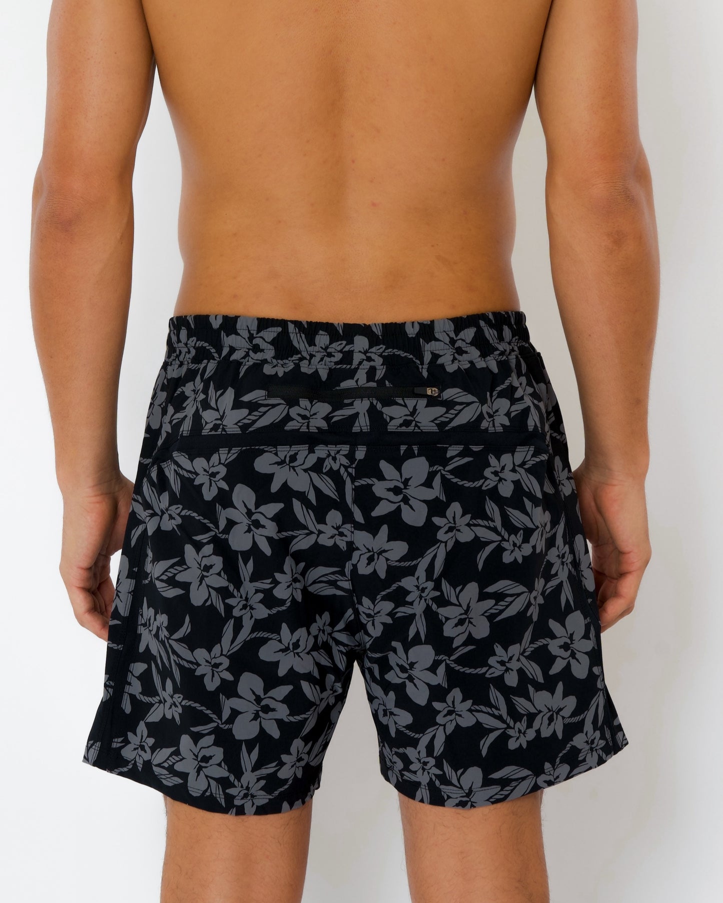 Luxe Hybrid 5" Men's Shorts in Black Orchid