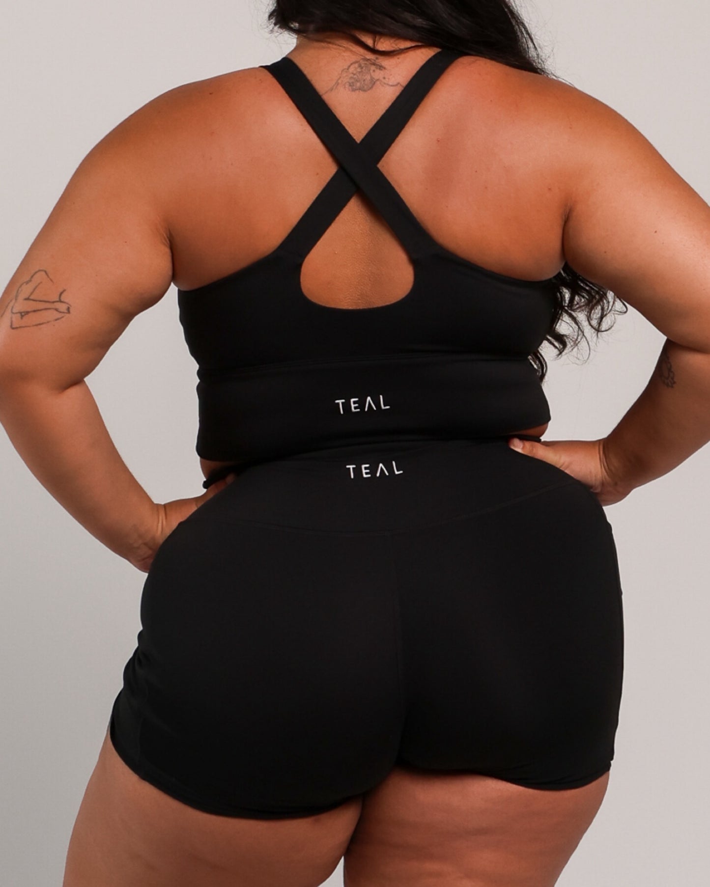 Agile Cropped Tank in Smooth Black
