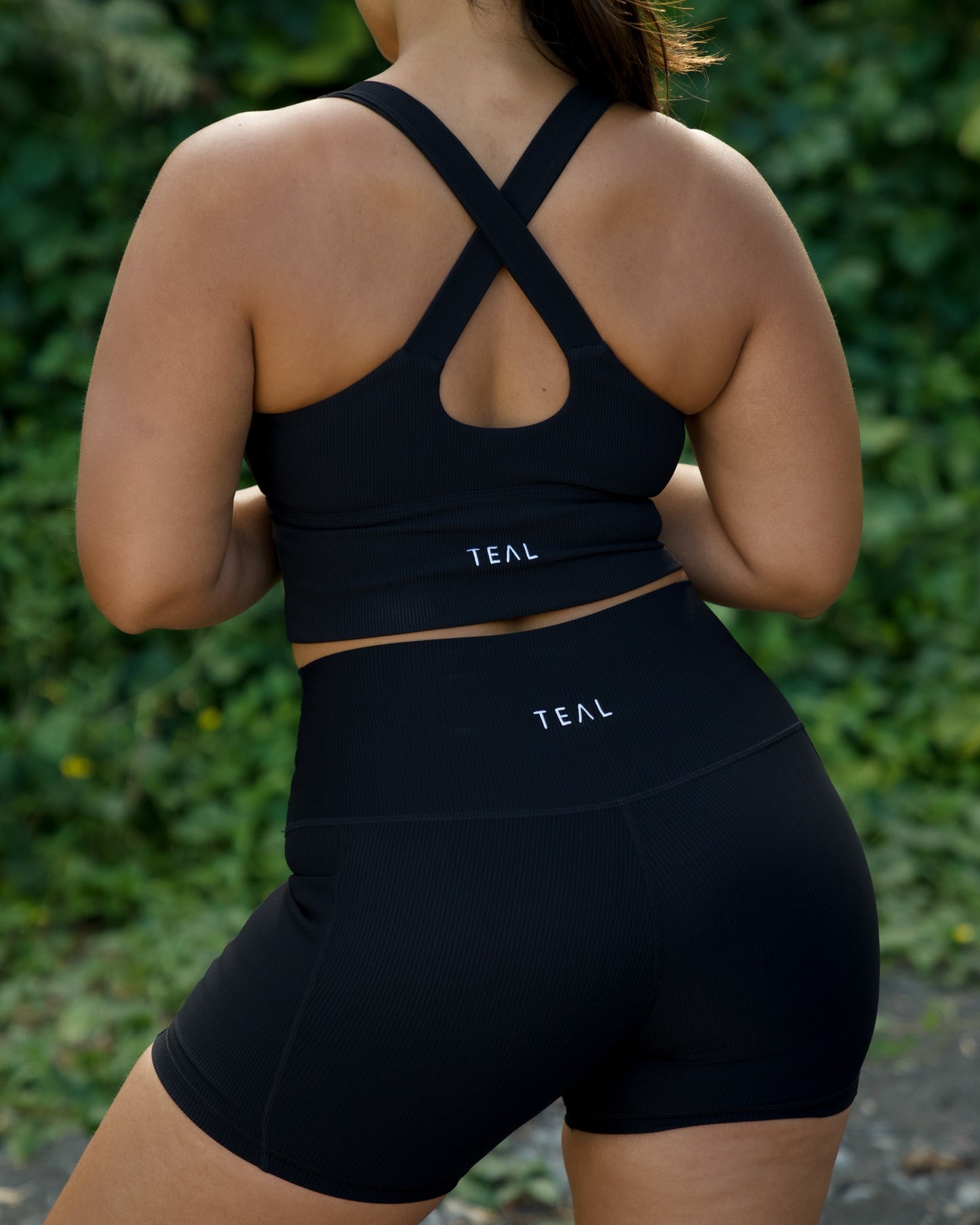 Agile Cropped Tank in Ribbed Black