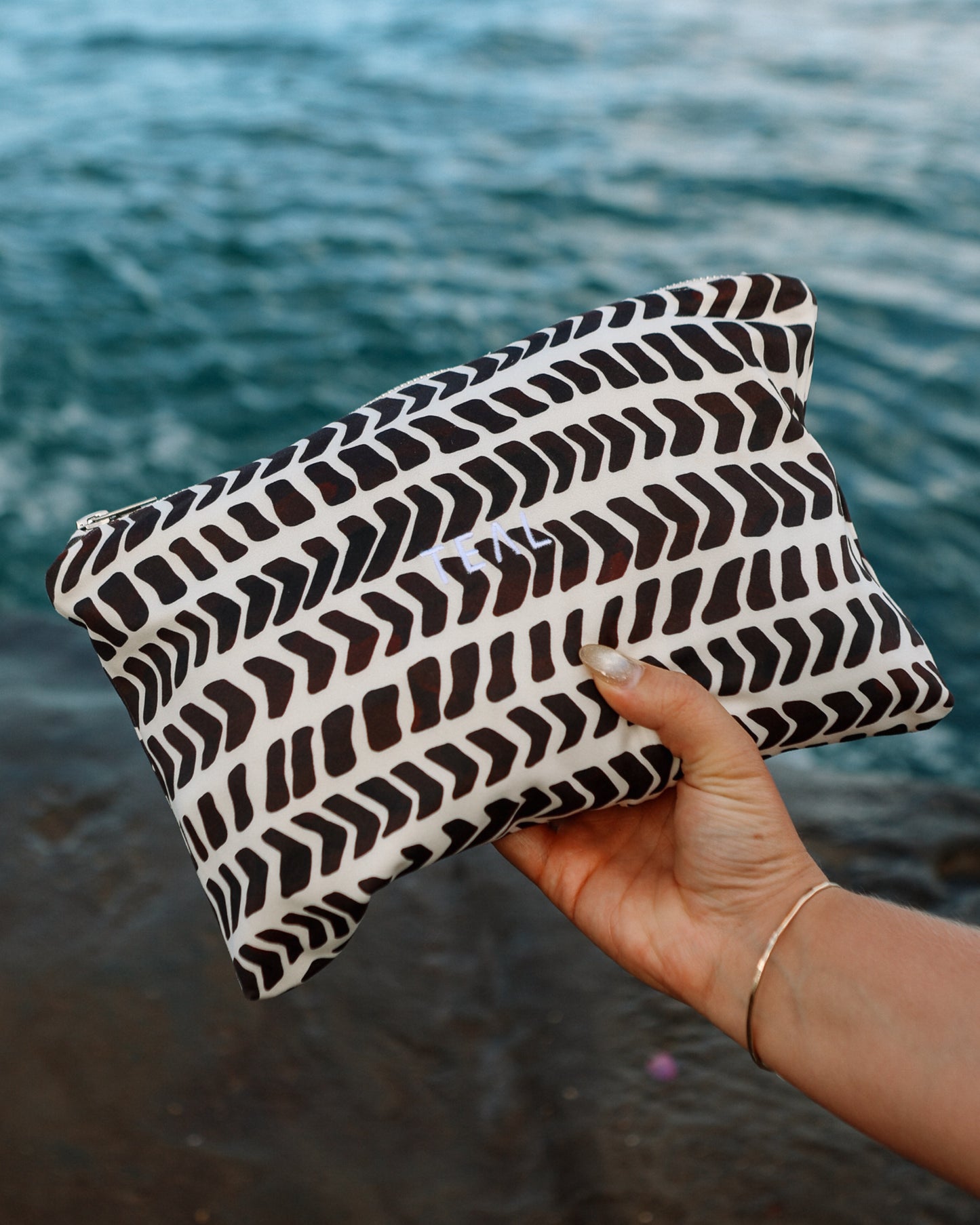 Zipper Pouch in Hebrew