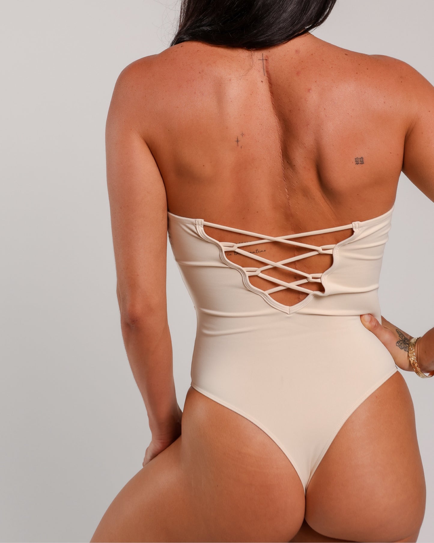 Sweet Heart Strapless Bodysuit in Oat