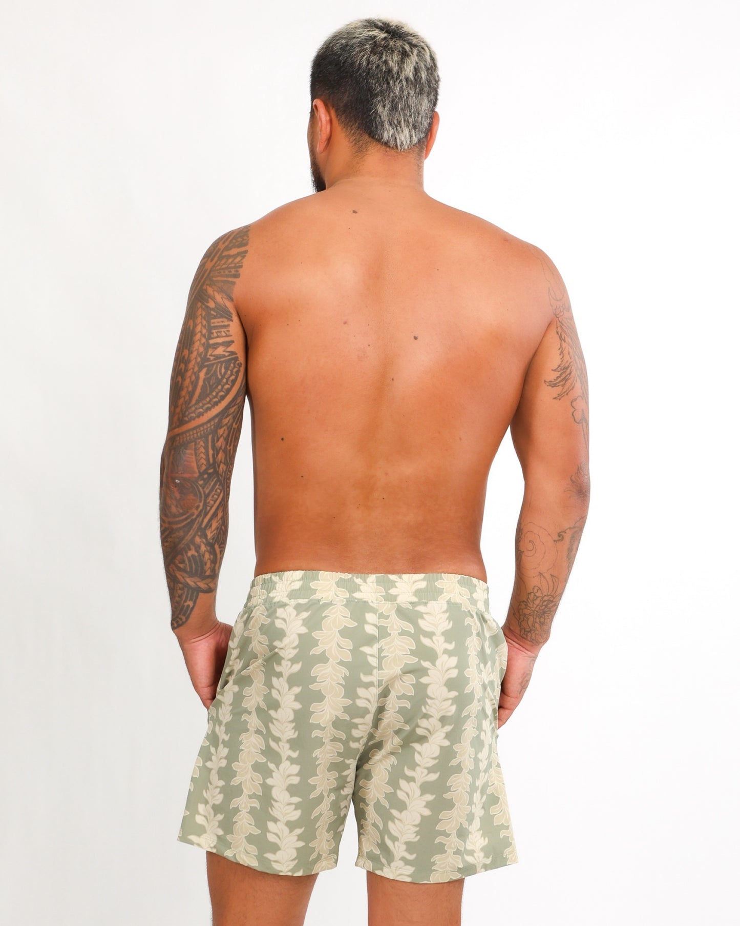 Luxe Hybrid 5” Men's Shorts in Plumeria Lei Sage