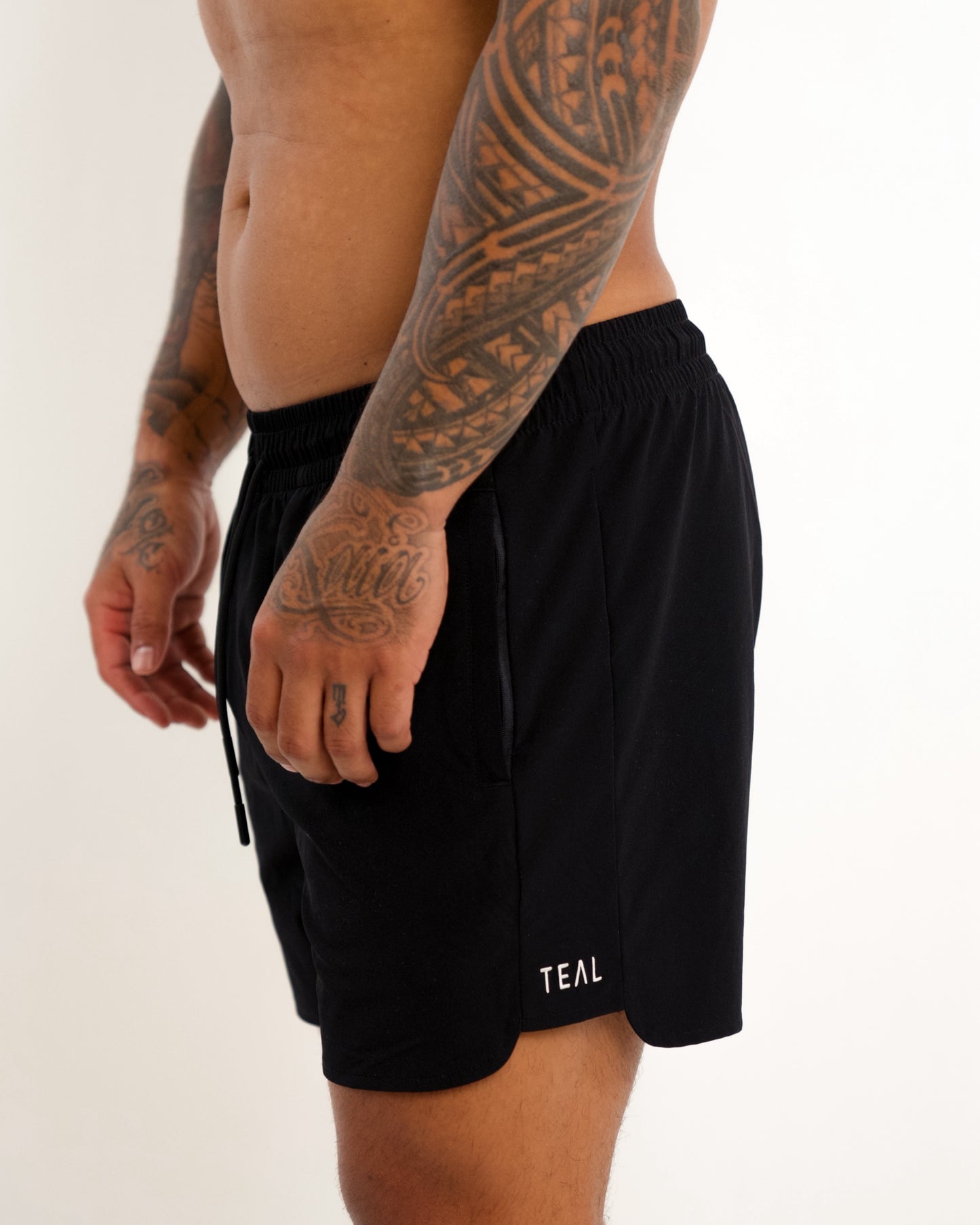 Essential Men's Short in Black