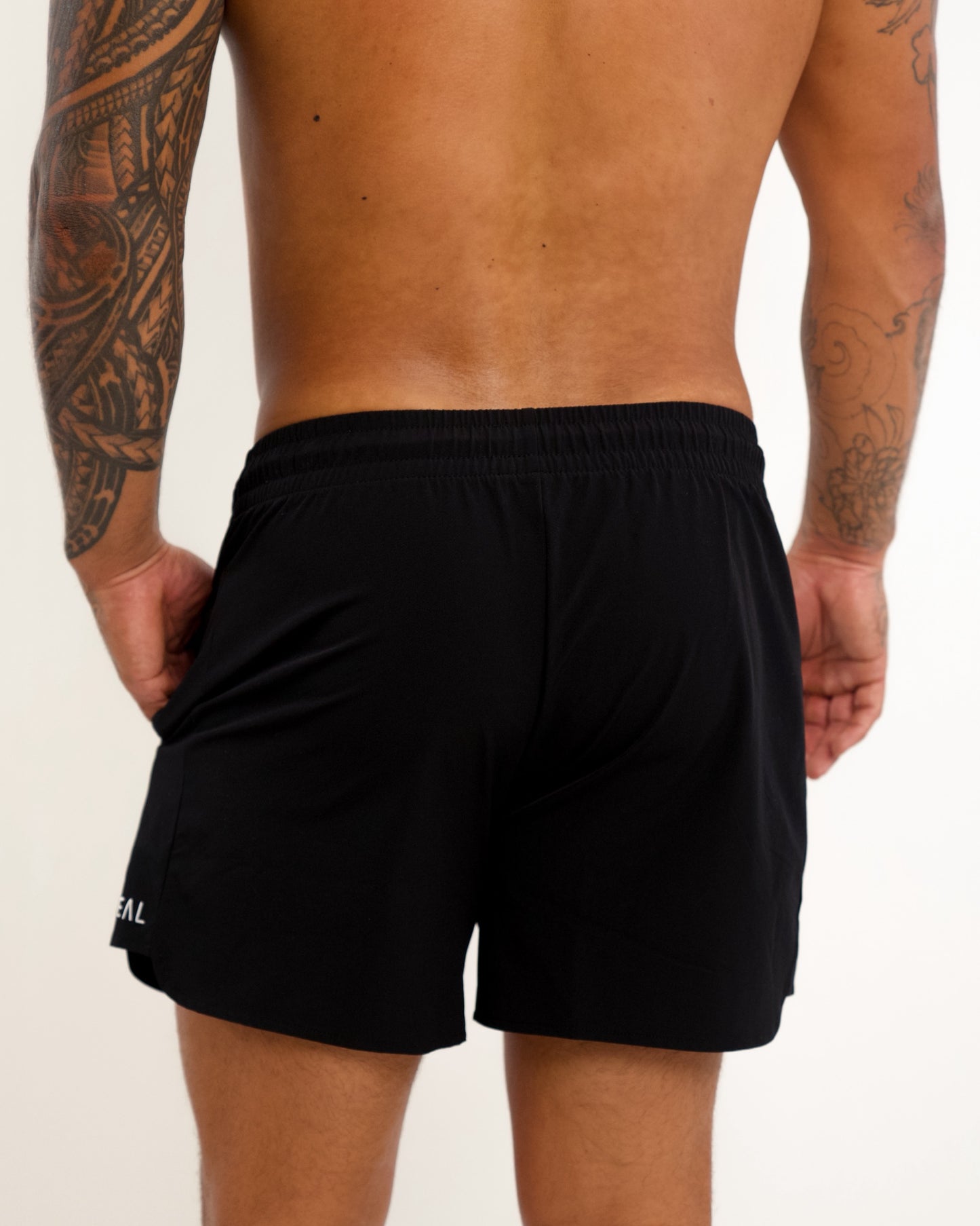 Essential Men's Short in Black