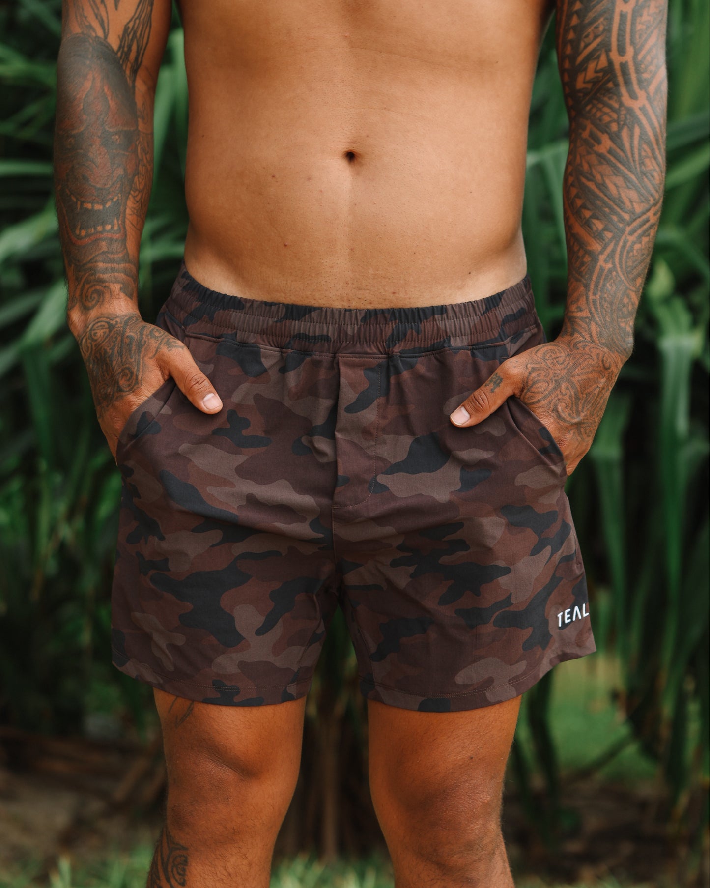 Luxe Hybrid 5" Men's Shorts in Brown Camo
