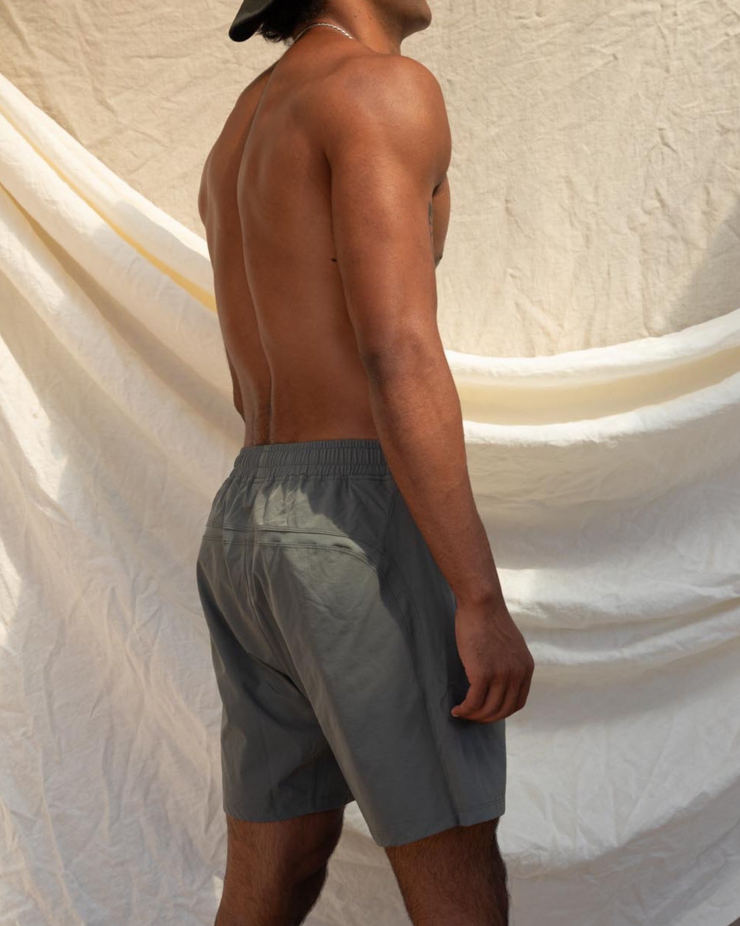 Luxe Hybrid Men’s Short in Smoke