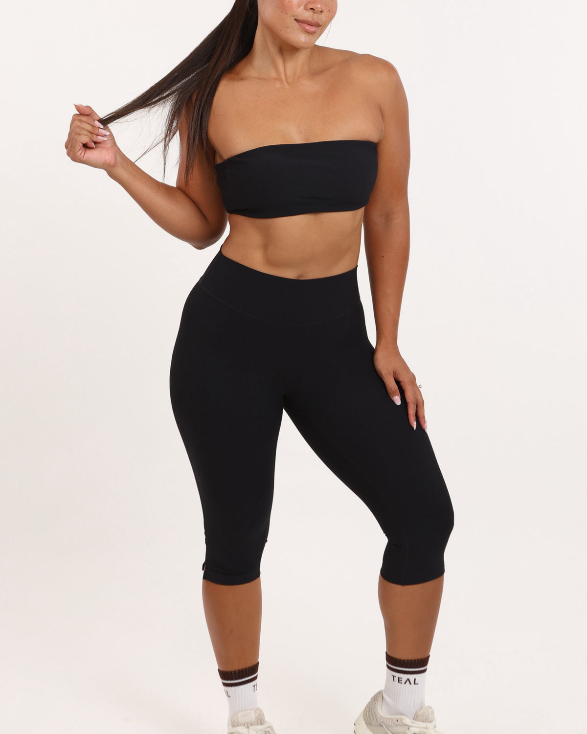 Essential Mid Rise Capri Leggings in Ribbed Black
