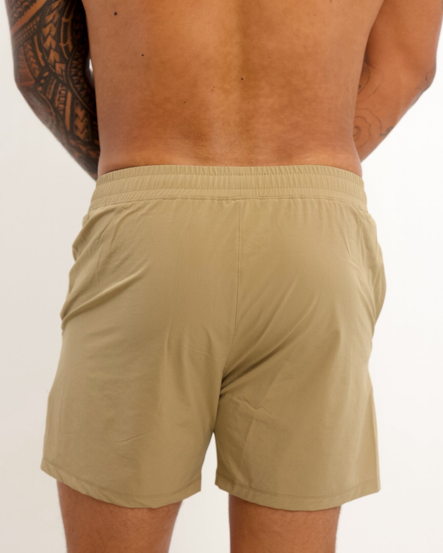 Luxe Hybrid 5" Men's Shorts in Khaki