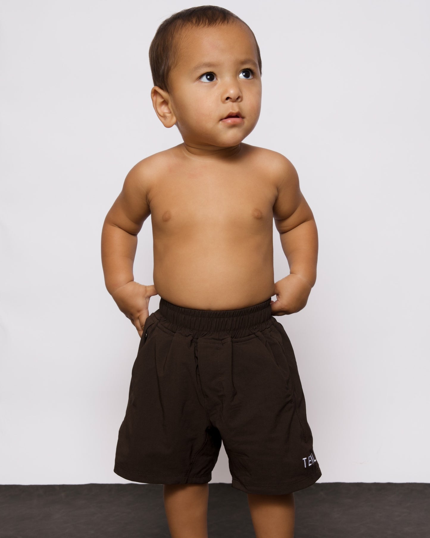 Boys Hybrid Short in Mocha