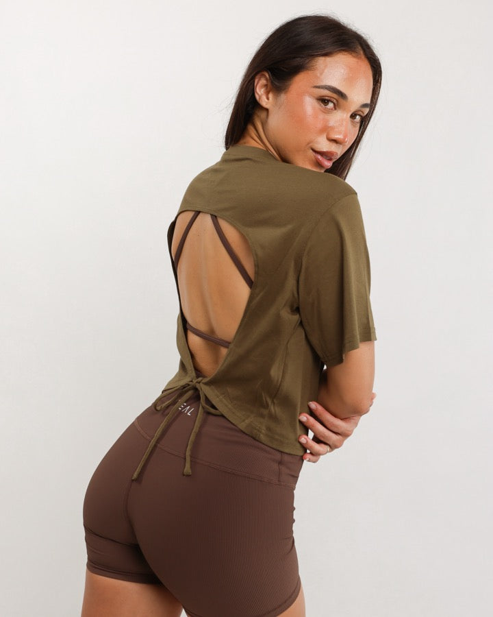Everyday Tie Back Tee in Moss