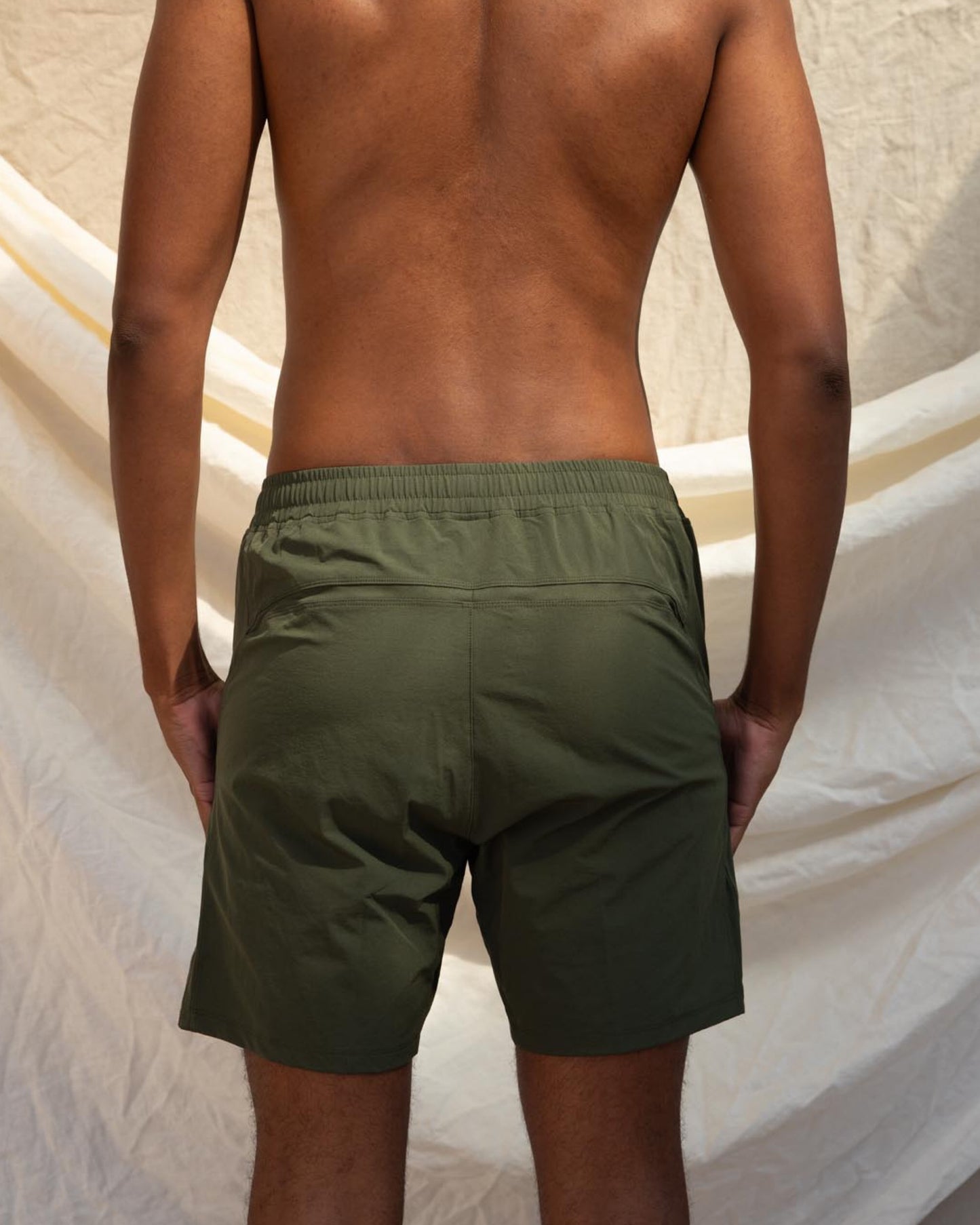 Luxe Hybrid Men’s 5” Short in Olive