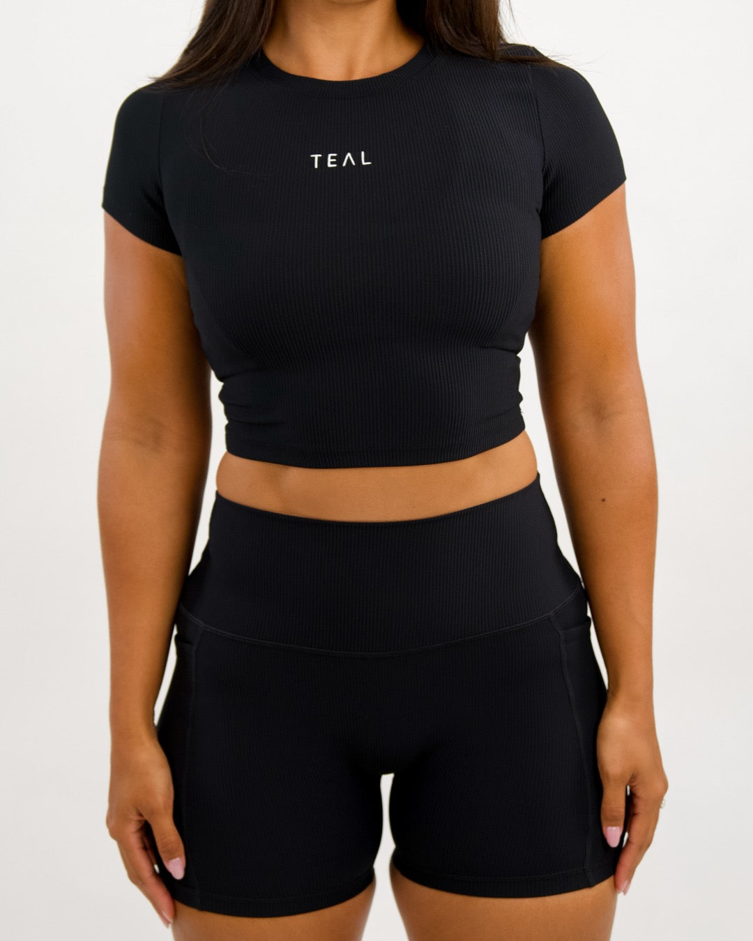 T-Shirt Crop Top in Ribbed Black