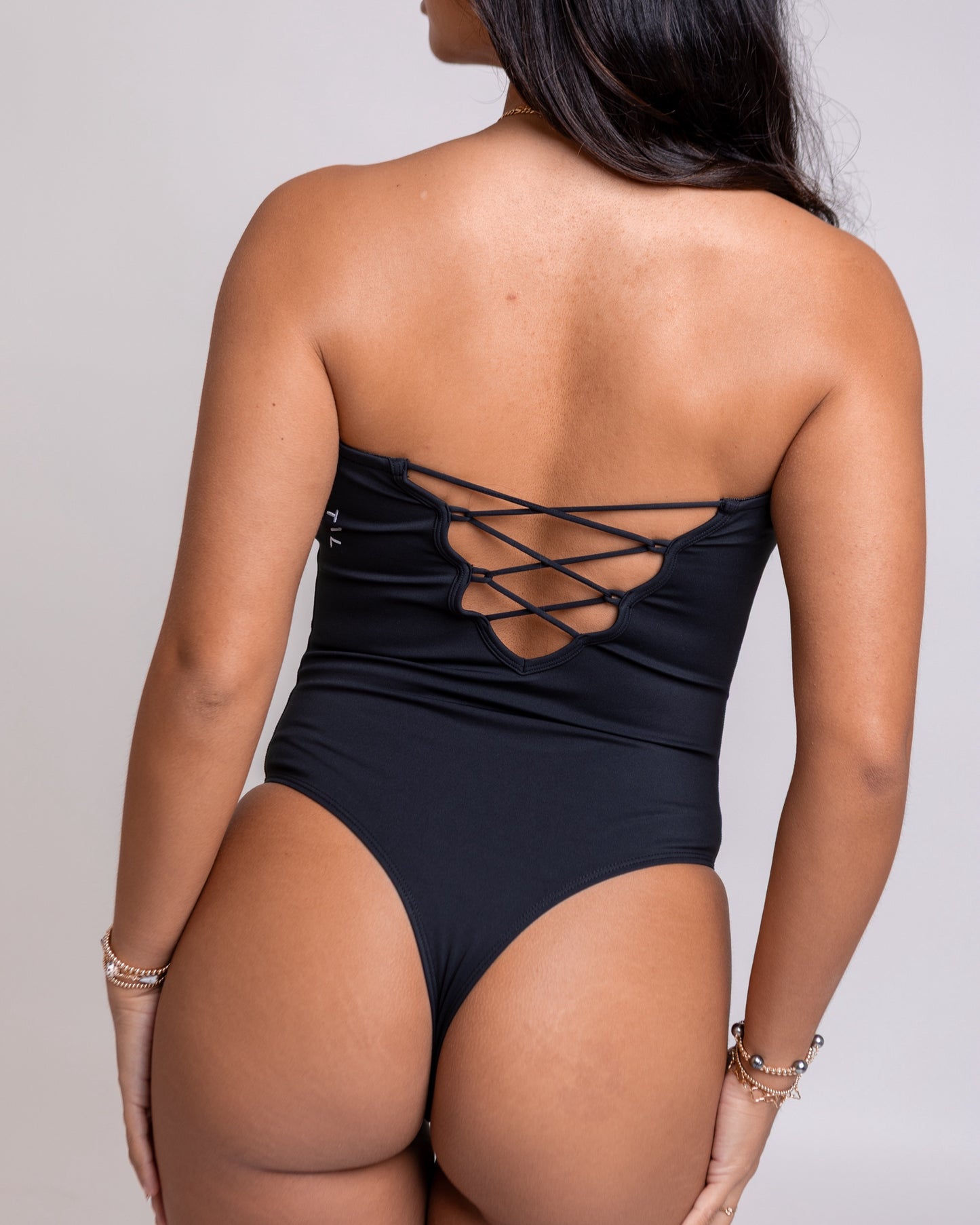 Sweet Heart Strapless Bodysuit in Black