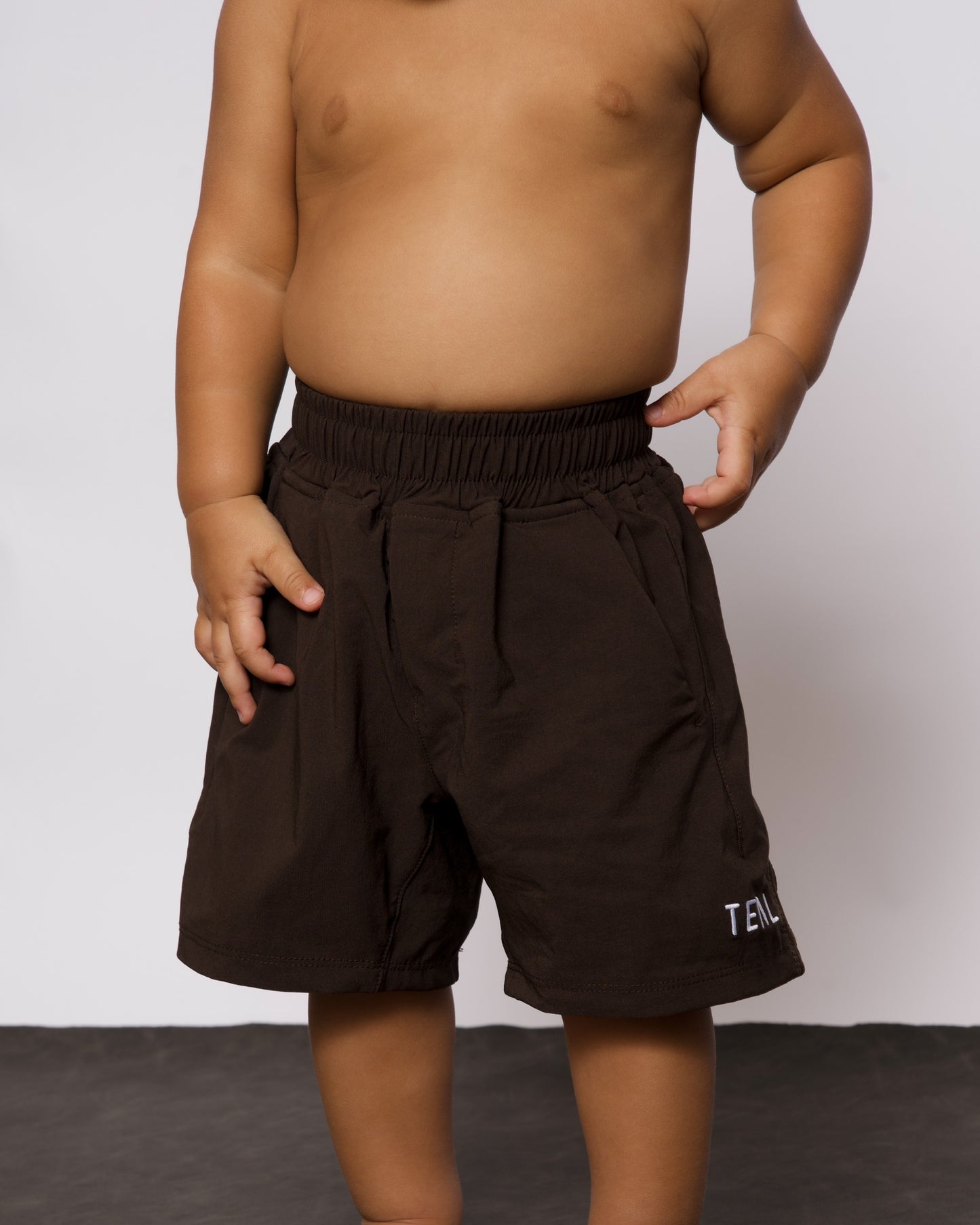 Boys Hybrid Short in Mocha