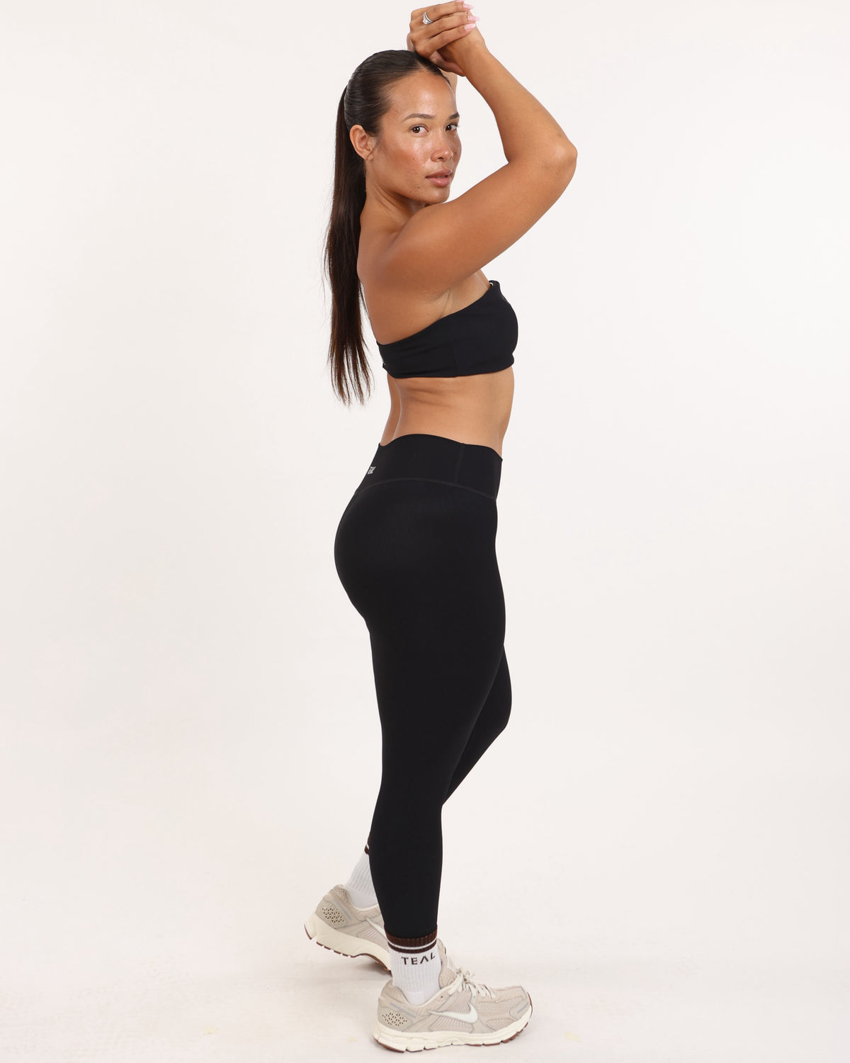 Essential Mid Rise Leggings in Ribbed Black