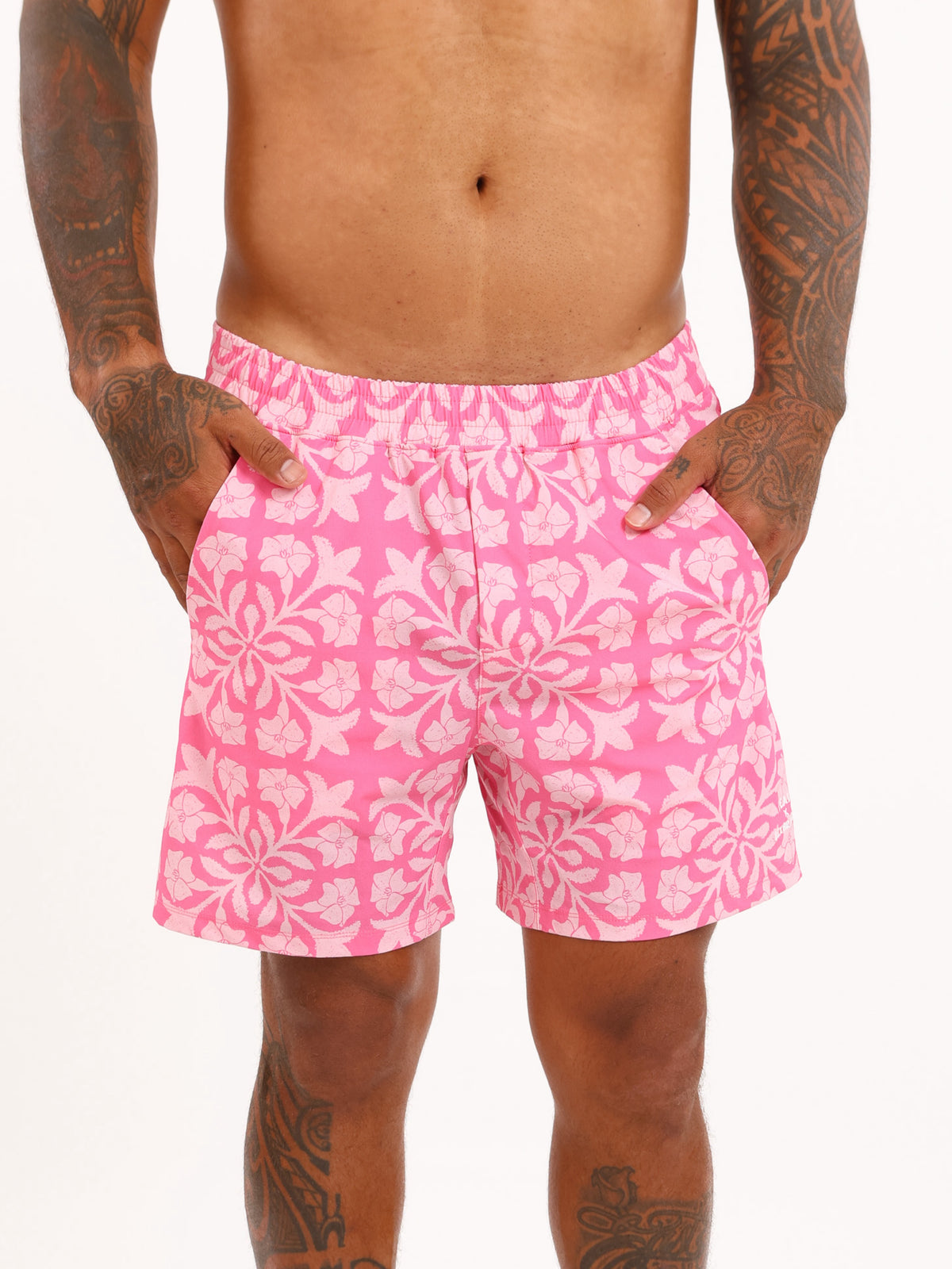 Luxe Hybrid 6” Men's Shorts in Pink Puakenikeni Quilt