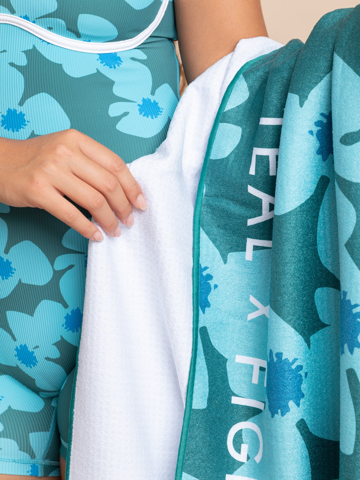 TEAL x FE Yoga Grip Towel in Zinnia Maui Blue