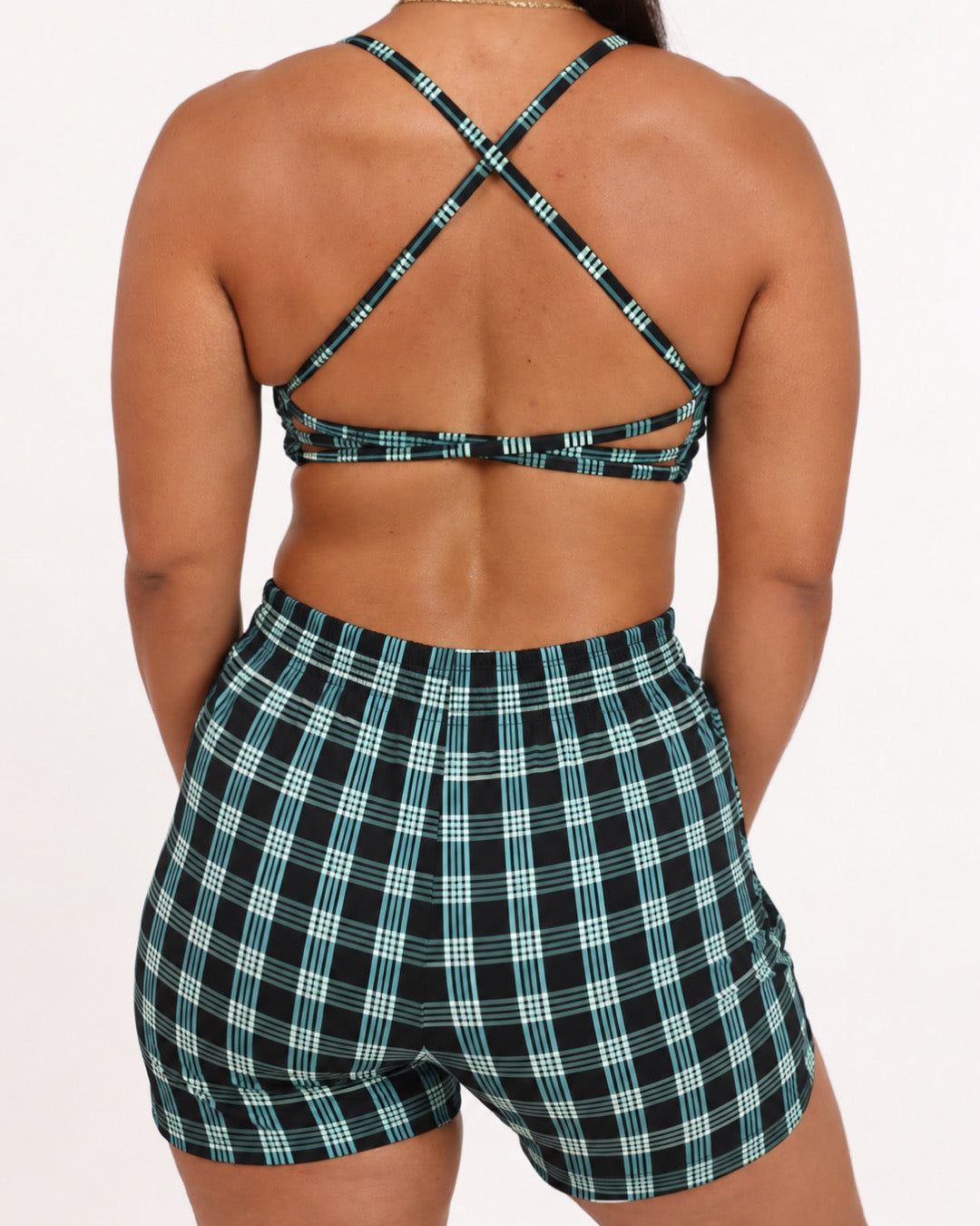 Hybrid Women’s Short in UH Black Palaka
