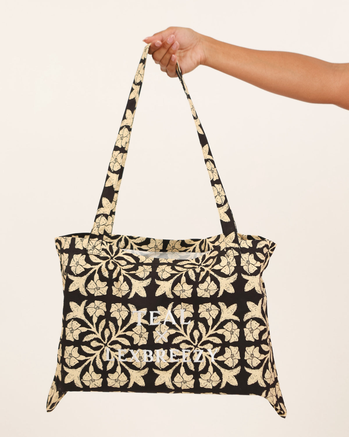 Shopping Tote in Black Puakenikeni Quilt