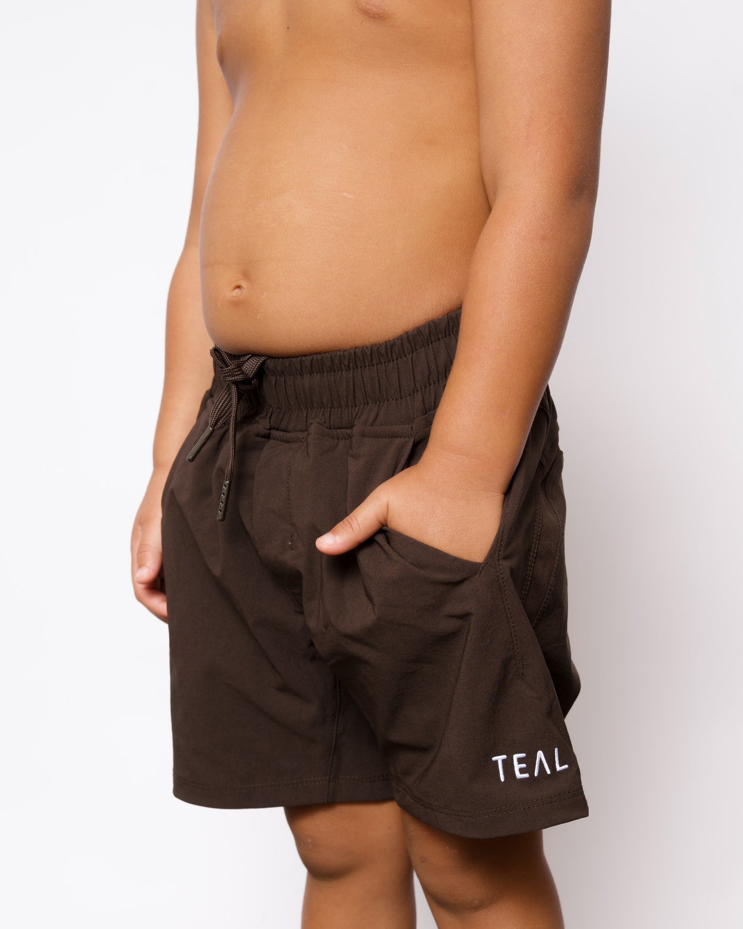 Boys Hybrid Short in Mocha