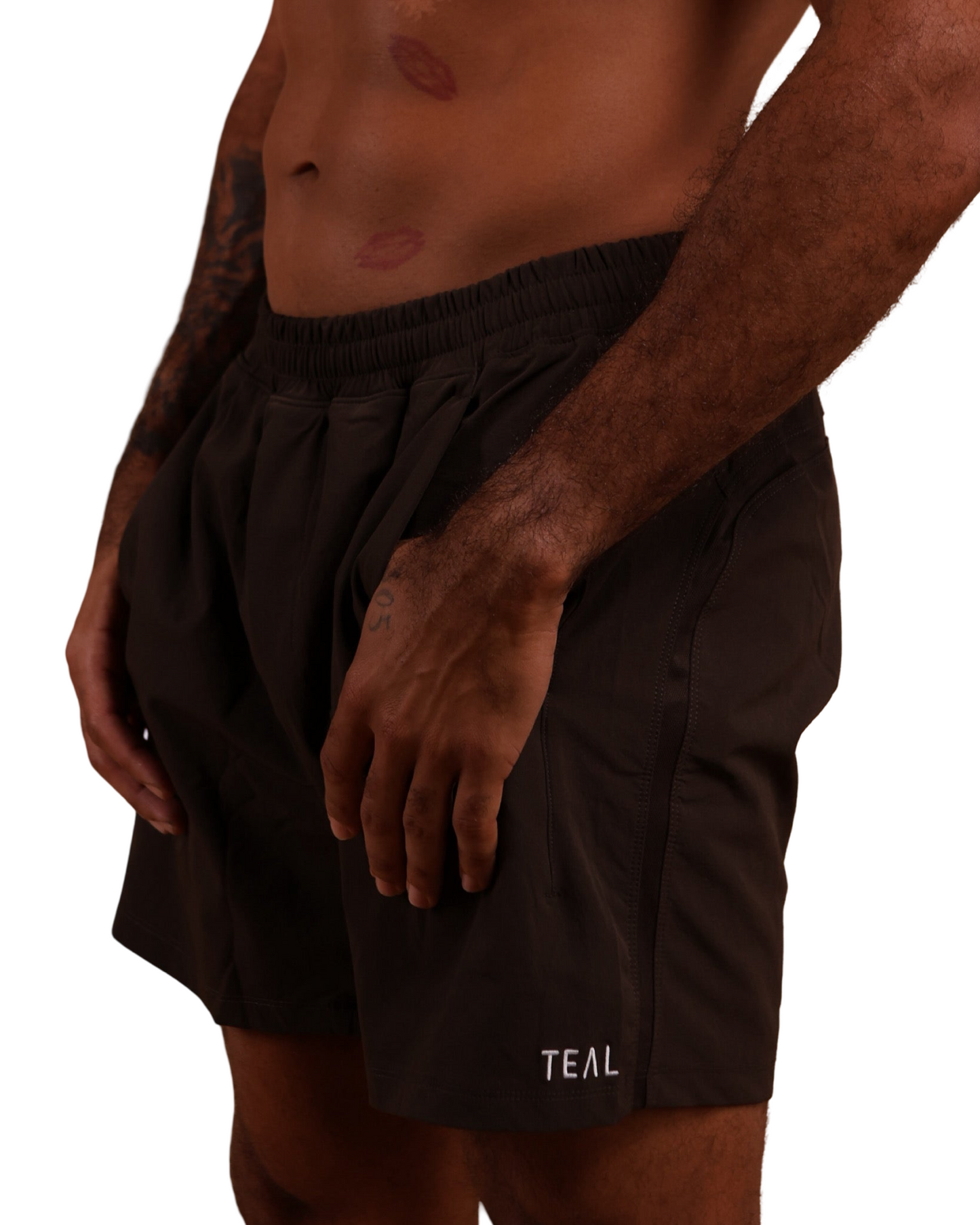 Luxe Hybrid 5” Men's Shorts in Mocha with lining