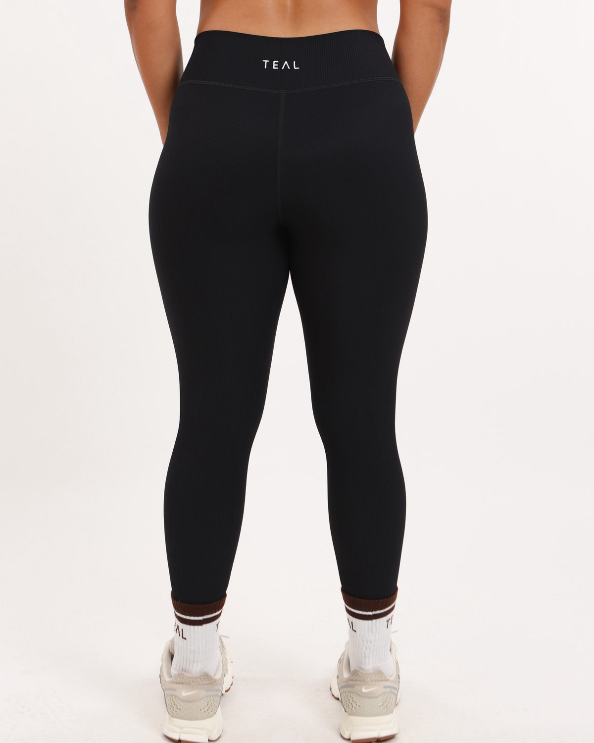 Essential Mid Rise Leggings in Ribbed Black