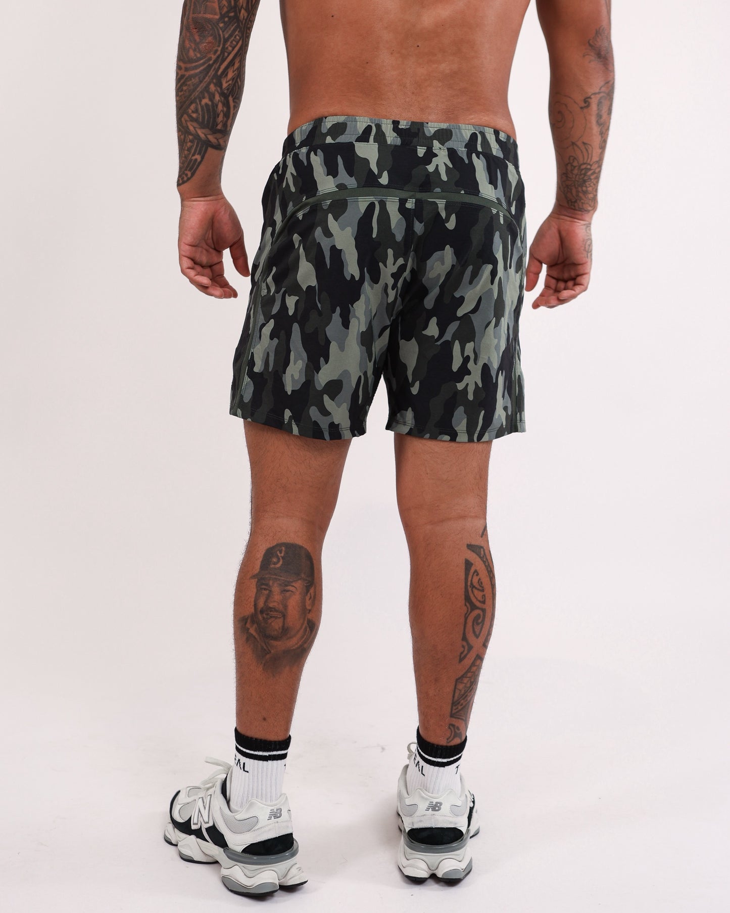 Luxe Hybrid 5" Men's Shorts in Camo