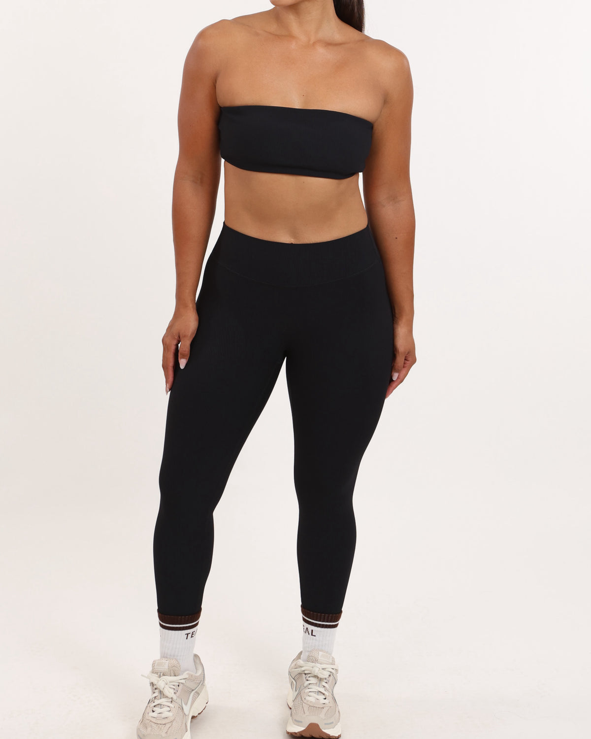 Essential Mid Rise Leggings in Ribbed Black