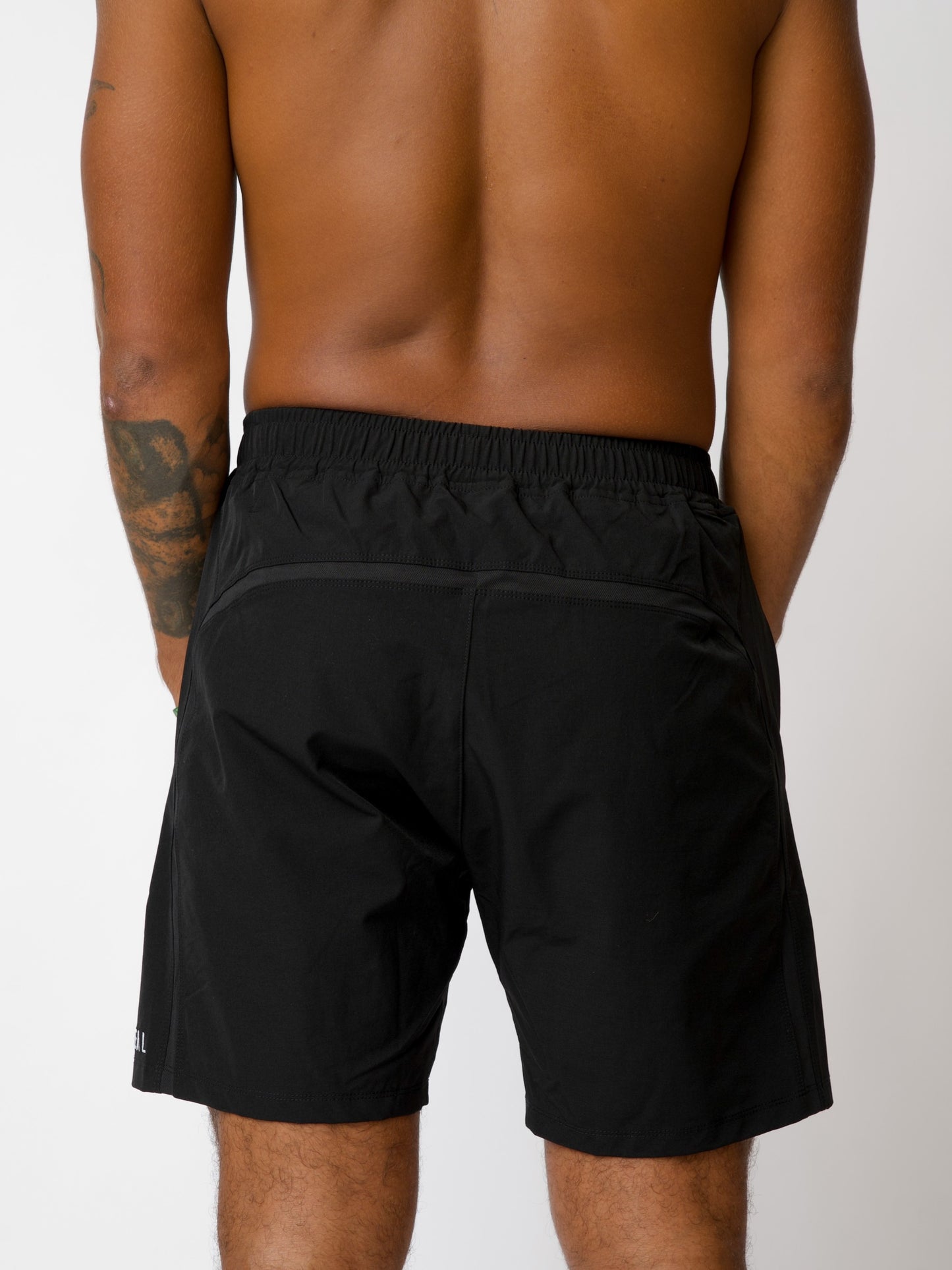 Luxe Hybrid Men’s 5” Short in Black