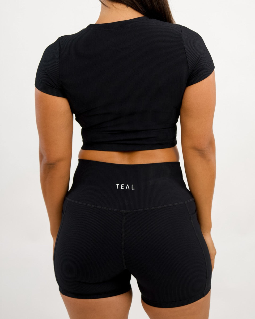 T-Shirt Crop Top in Ribbed Black