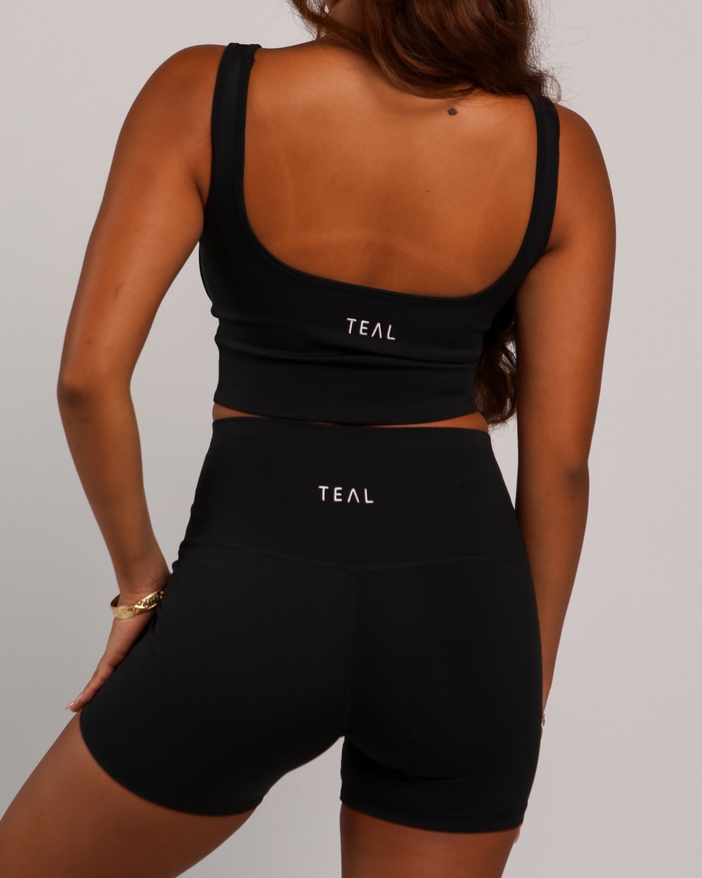 Aura Cropped Tank in Smooth Black