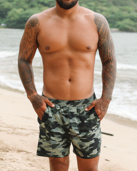 Luxe Hybrid 5" Men's Shorts in Green Camo